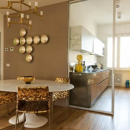 Apartment Luxury Designer Space In Shopping District Milan