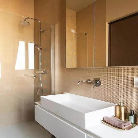 Luxury Designer Space In Shopping District
