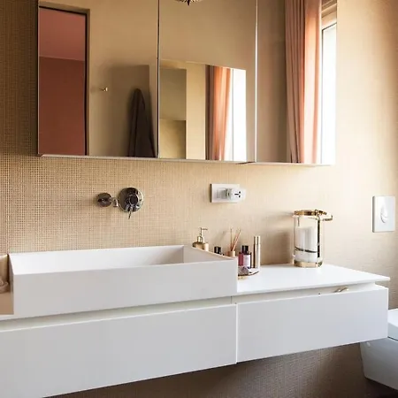 Luxury Designer Space In Shopping District Apartment Milan