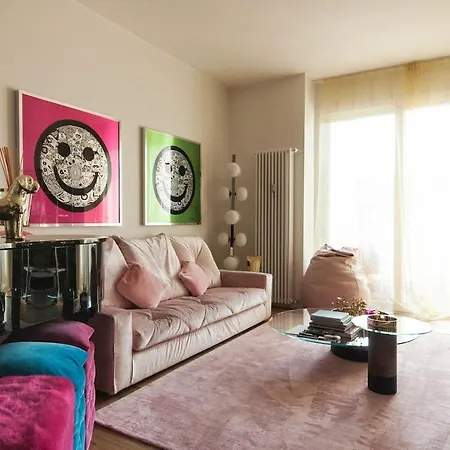 Appartement Luxury Designer Space In Shopping District Milaan