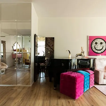 Appartement Luxury Designer Space In Shopping District Milaan