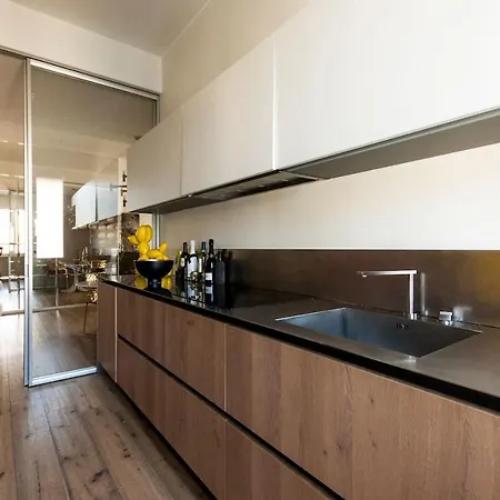 Apartment Luxury Designer Space In Shopping District *