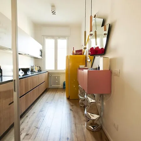Apartment Luxury Designer Space In Shopping District *